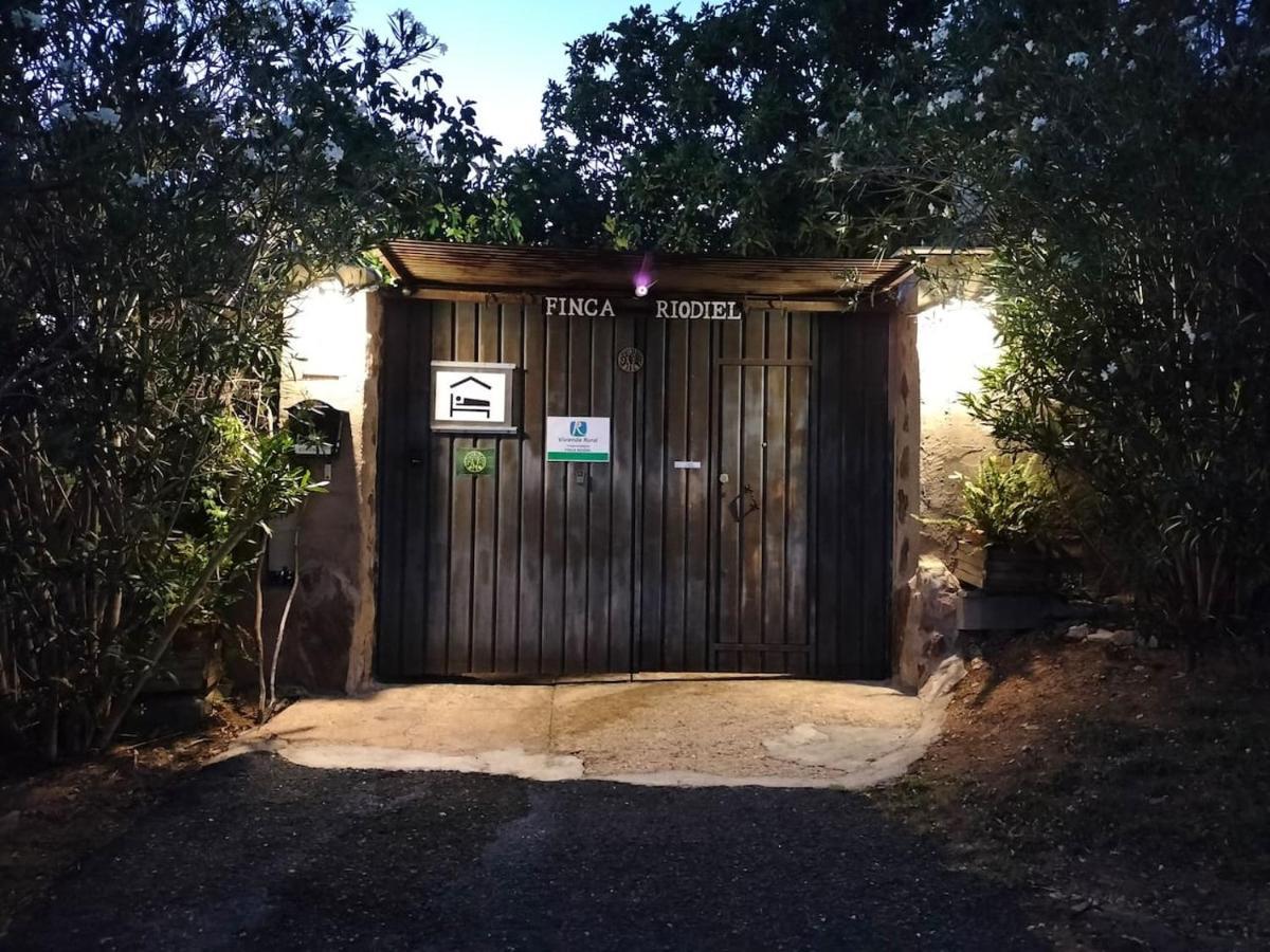 Finca Riodiel Gibraleon Ngoại thất bức ảnh